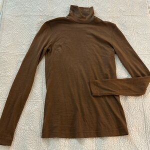Akris lightweight turtle neck
